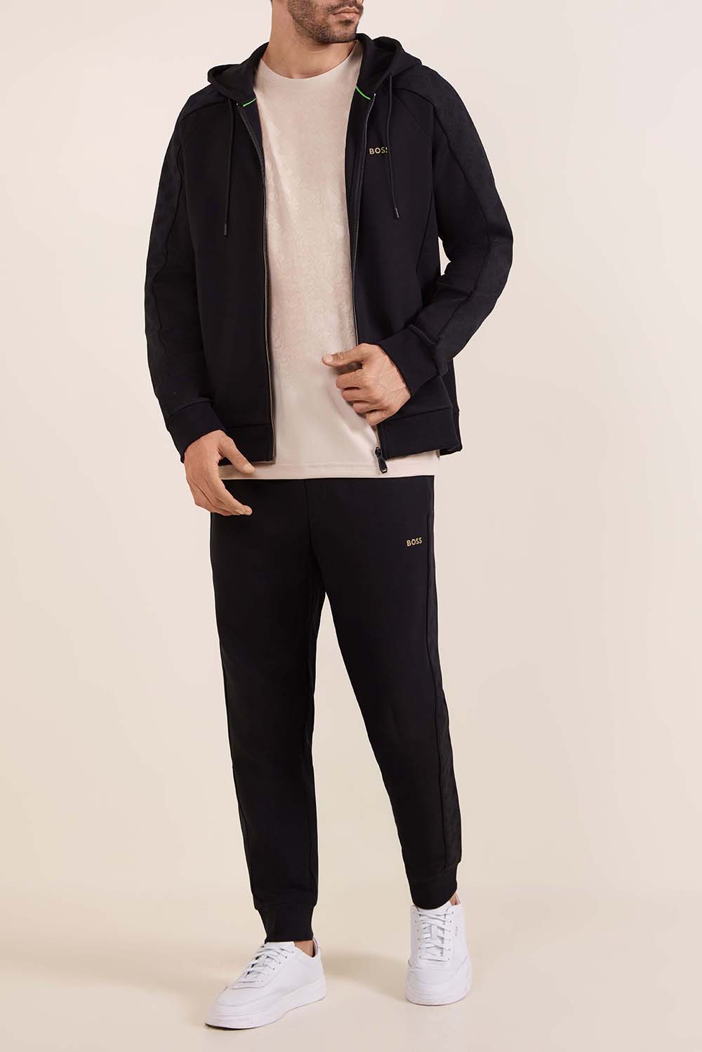 חליפת טרנינג